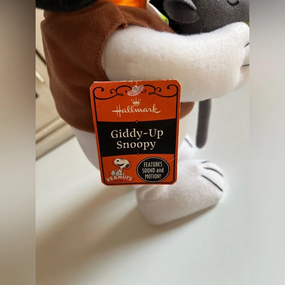 Hallmark tags snoopy